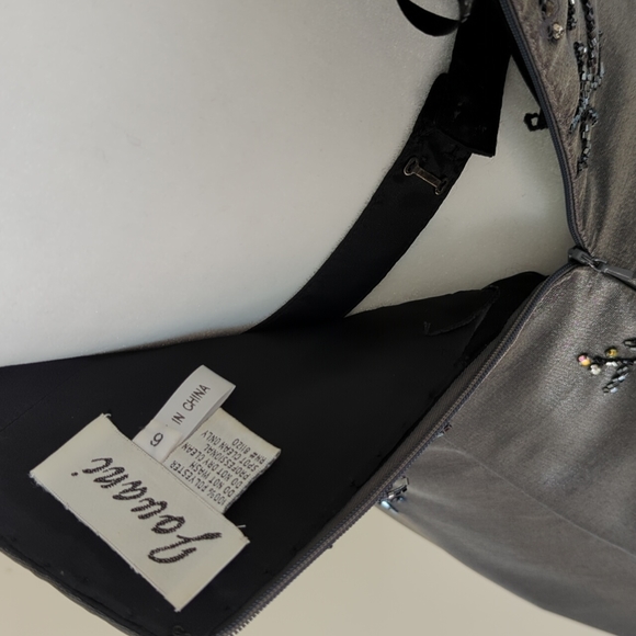 Ladies Strapless Ombre beaded gown size 6 - Picture 5 of 12